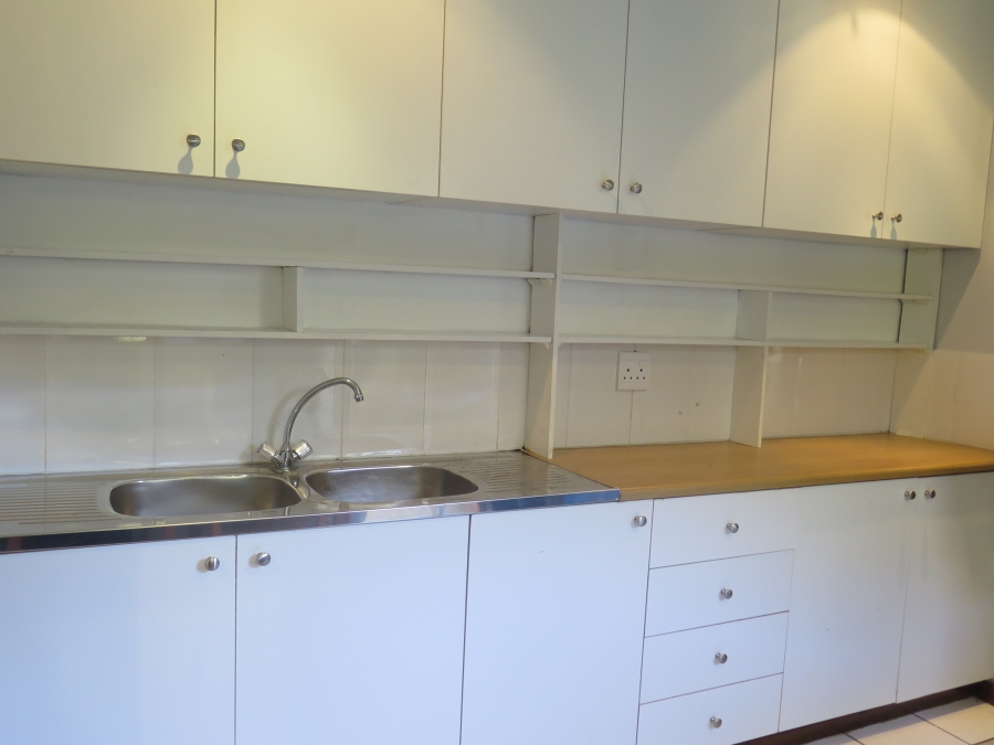 To Let 1 Bedroom Property for Rent in Mowbray Western Cape
